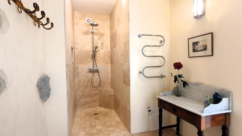 Propriété - 442 m² - 12 pièces