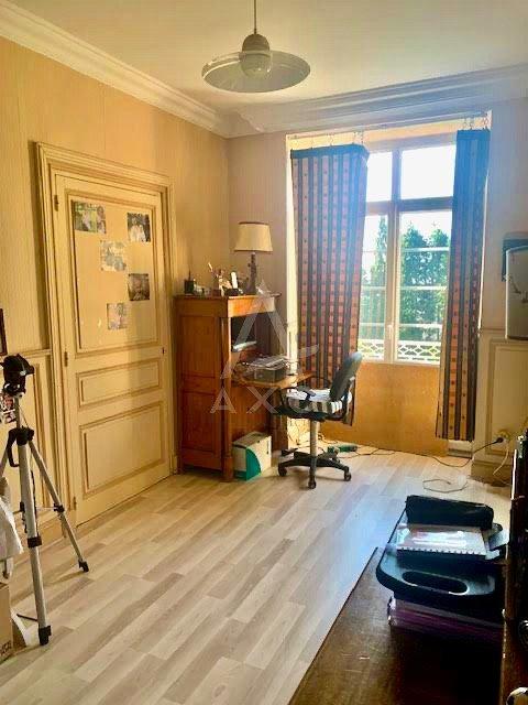 Château - 693 m² - 26 pièces