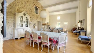 Maison - 352 m² - 9 pièces