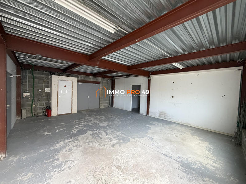 Local commercial - 561 m²