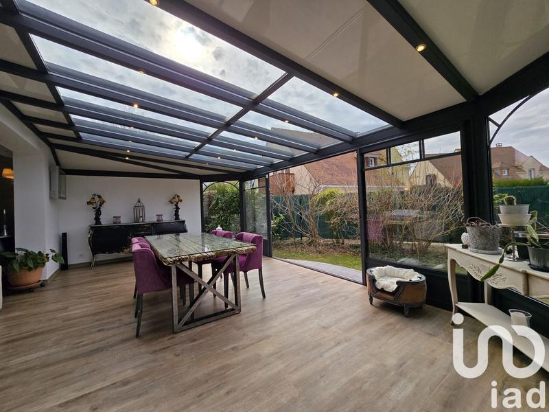 Maison - 219 m² - 8 pièces