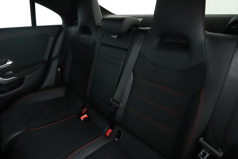 Mercedes Cla 200 d Amg Line 8g-Dct 150 ch