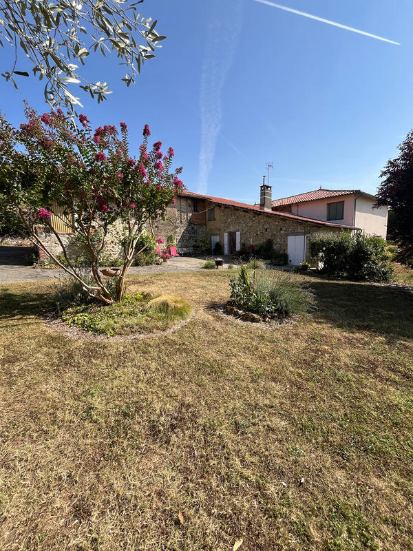 Corps de ferme - 270 m² - 9 pièces