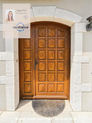 Maison - 216 m² - 9 pièces