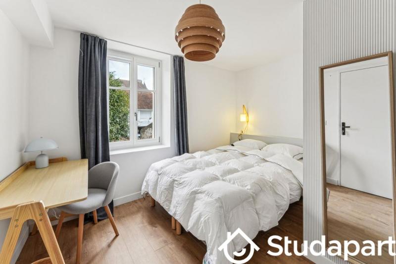 Chambre - 9 m² - 1 pièce