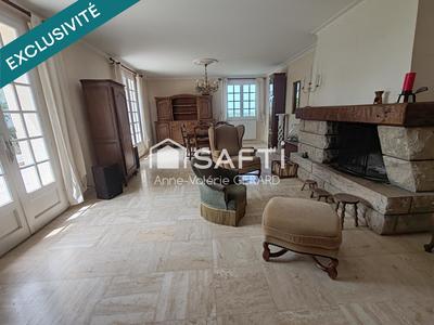 Maison - 216 m² - 10 pièces