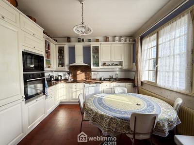 Maison - 150 m² - 8 pièces