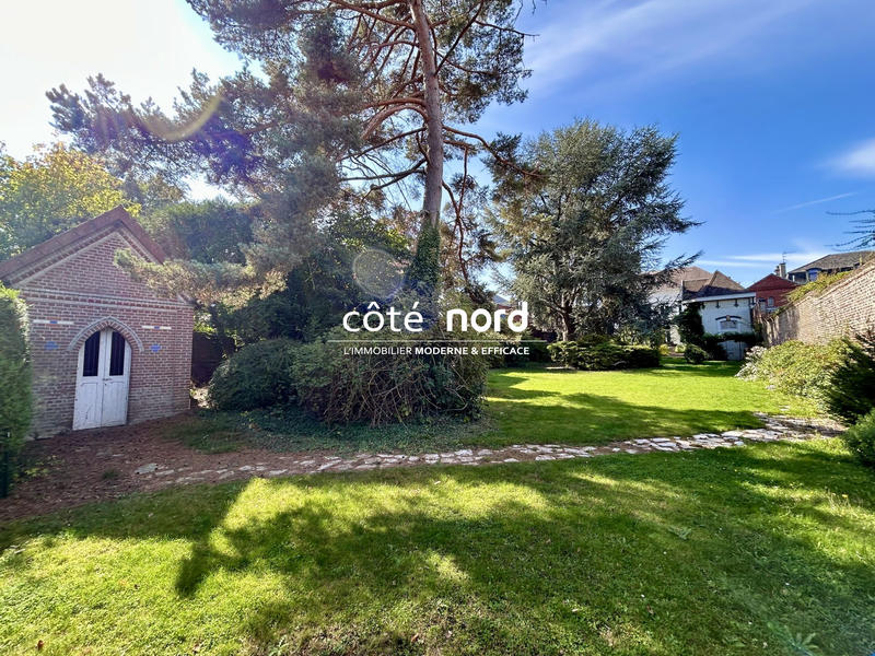 Maison - 350 m² - 11 pièces