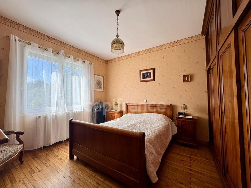 Maison - 180 m² - 6 pièces