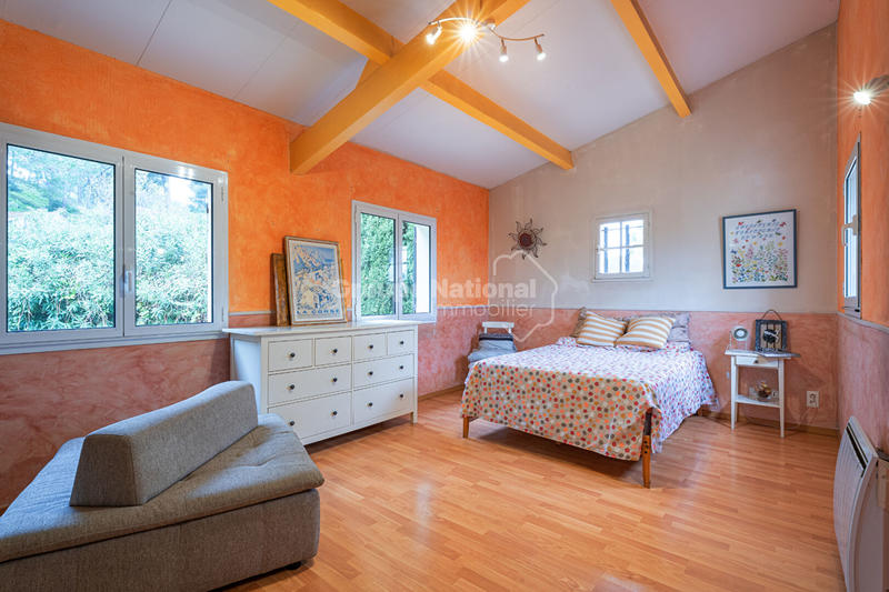 Maison - 241 m² - 6 pièces