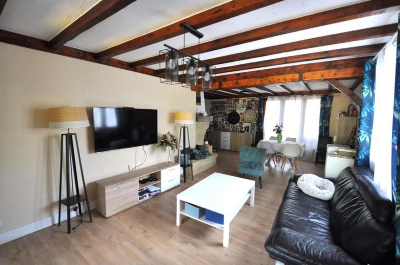 Maison traditionnelle - 353 m² - 10 pièces