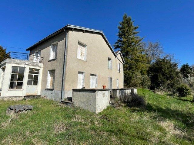 Maison - 140 m² - 7 pièces