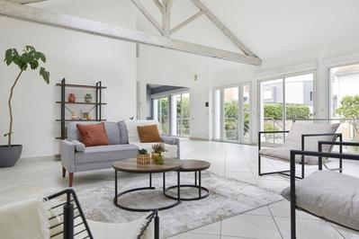 Maison - 275 m² - 6 pièces