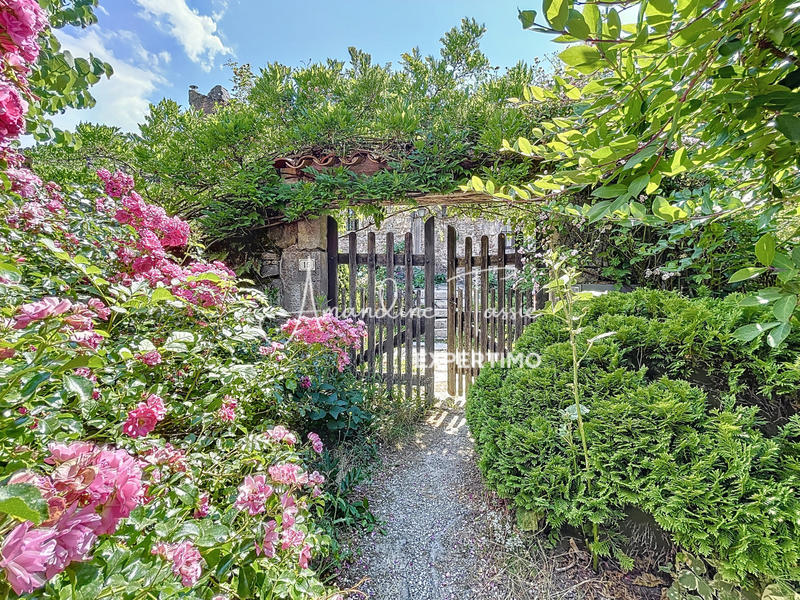 Maison - 224 m² - 8 pièces