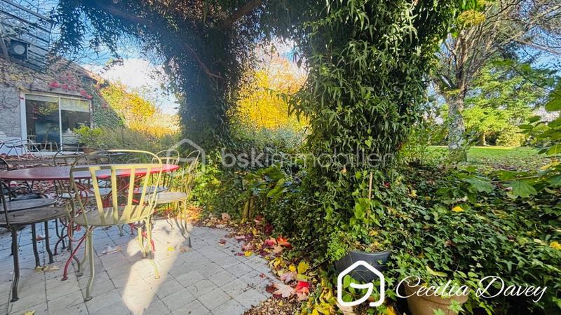 Propriété - 180 m² - 7 pièces