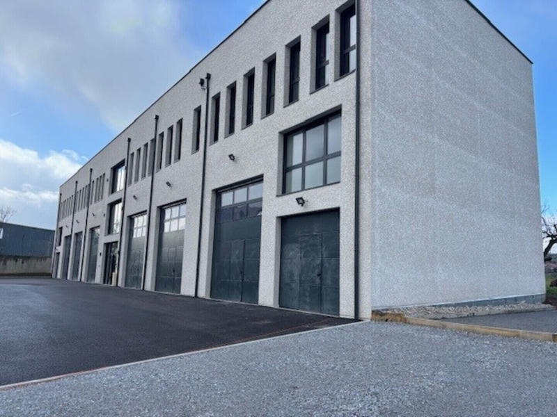 Local d'activité / Entrepôt - 200 m²