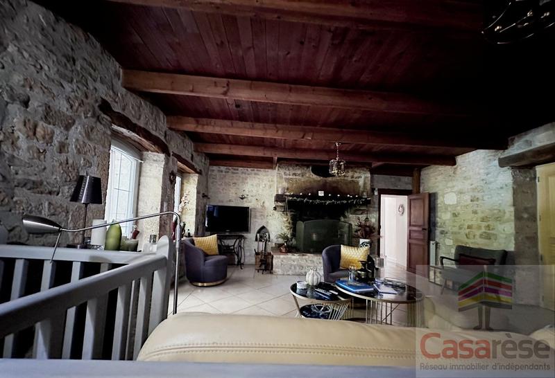 Maison en pierre - 193 m² - 8 pièces