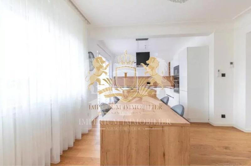 Maison - 140 m² - 7 pièces