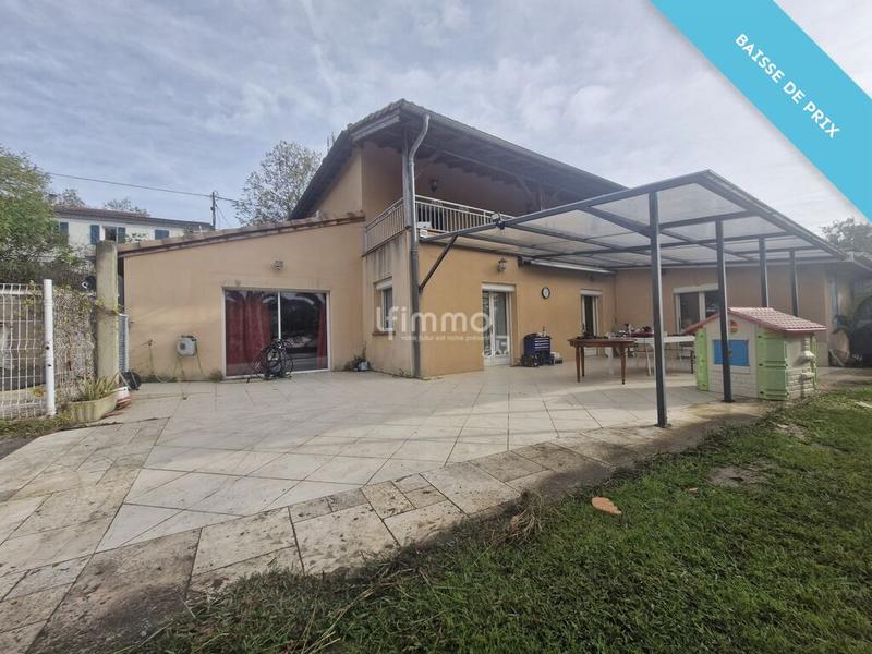 Maison - 280 m² - 10 pièces