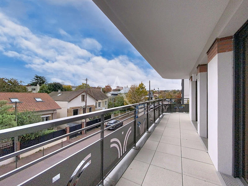 Appartement - 94 m² - 5 pièces