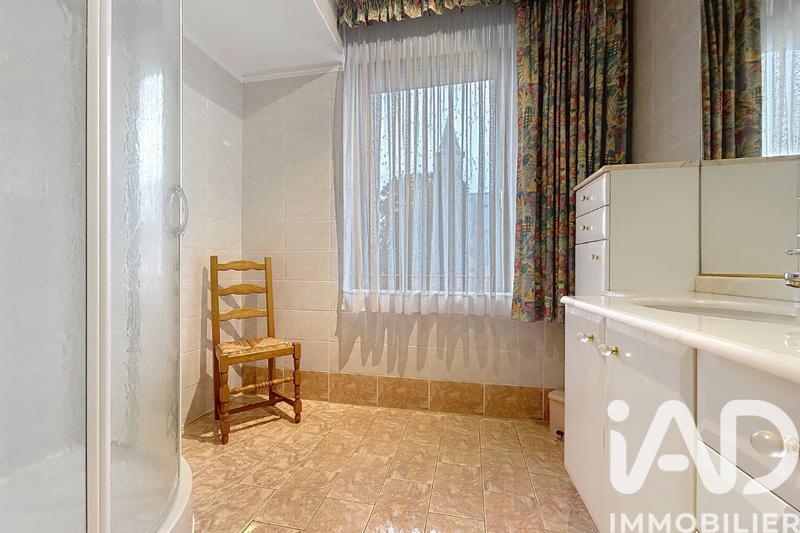 Maison - 181 m² - 8 pièces