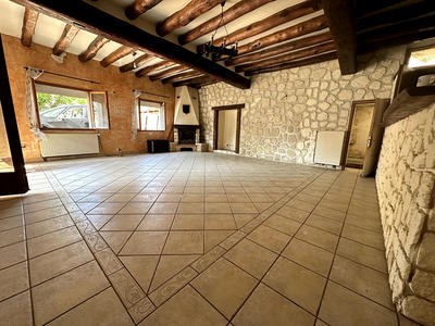 Maison - 202 m² - 8 pièces