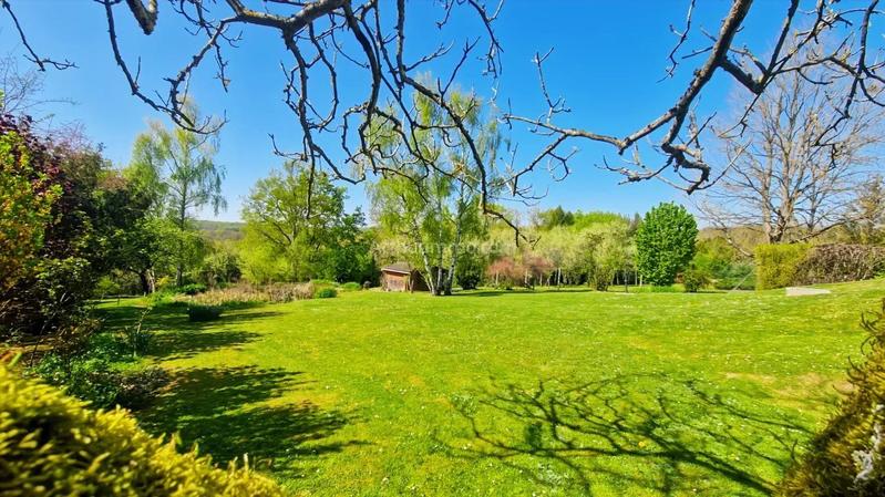 Maison - 210 m² - 9 pièces