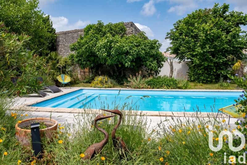 Maison - 275 m² - 8 pièces