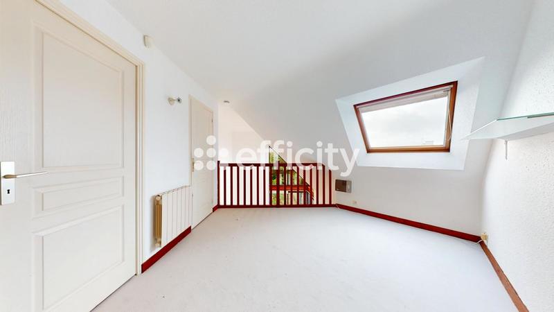 Maison traditionnelle - 182 m² - 7 pièces