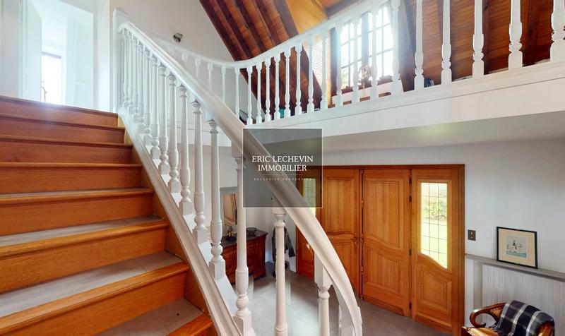 Villa - 200 m² - 10 pièces