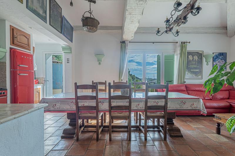 Maison - 205 m² - 6 pièces