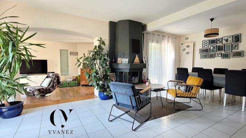 Maison - 122 m² - 7 pièces