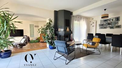 Maison - 122 m² - 7 pièces