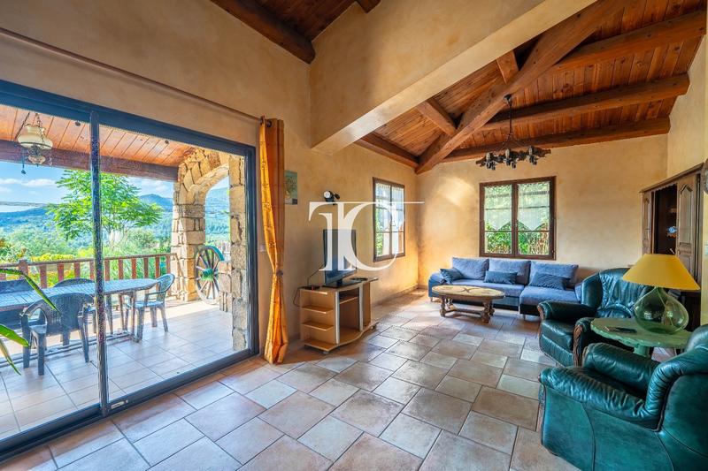 Maison - 131 m² - 4 pièces