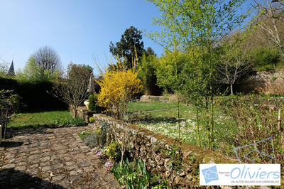 Maison - 285 m² - 8 pièces