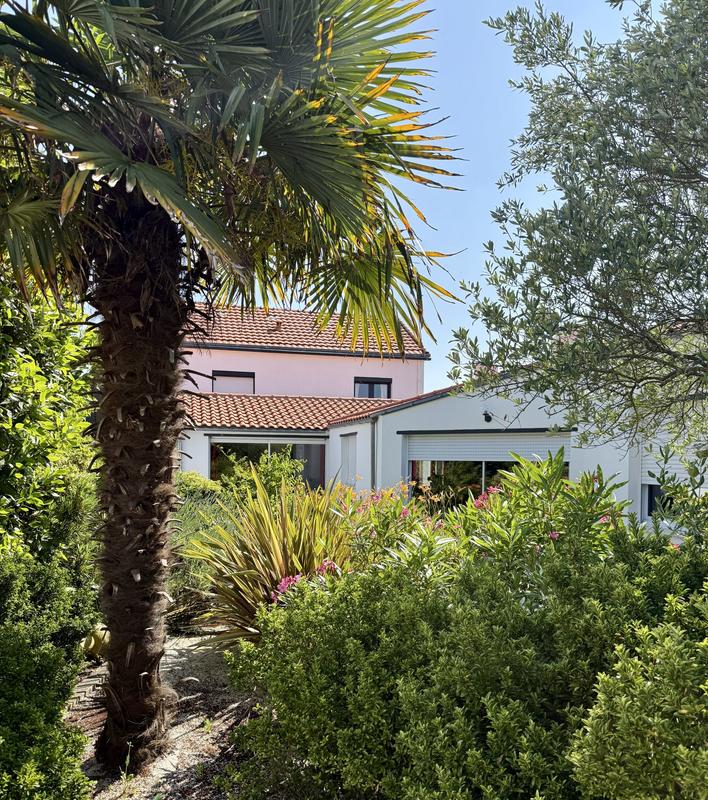 Maison - 209 m² - 6 pièces