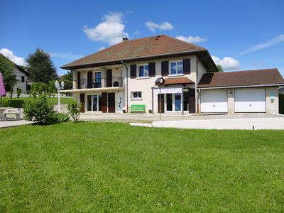 Maison - 215 m² - 7 pièces