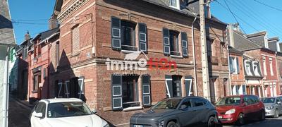 Maison - 90 m² - 5 pièces