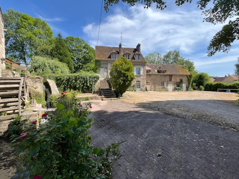 Maison - 220 m² - 7 pièces