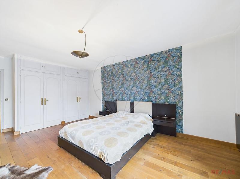 Appartement - 272 m² - 6 pièces