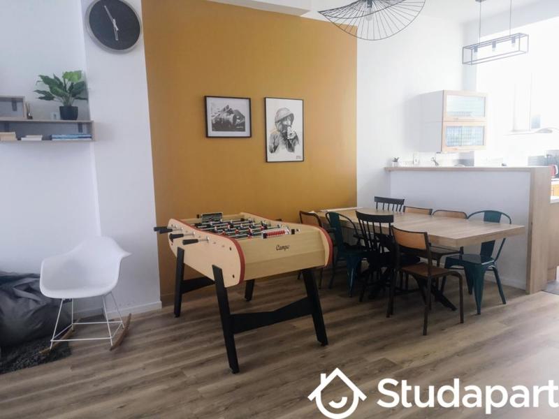 Chambre - 11 m² - 1 pièce