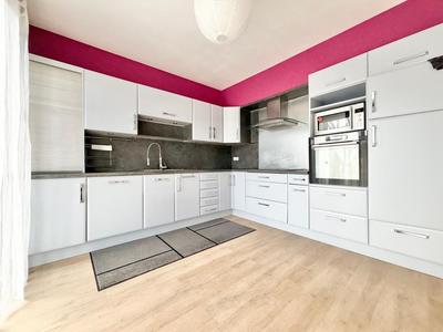 Maison - 219 m² - 8 pièces