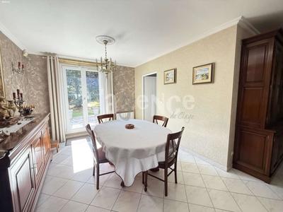 Maison - 165 m² - 8 pièces