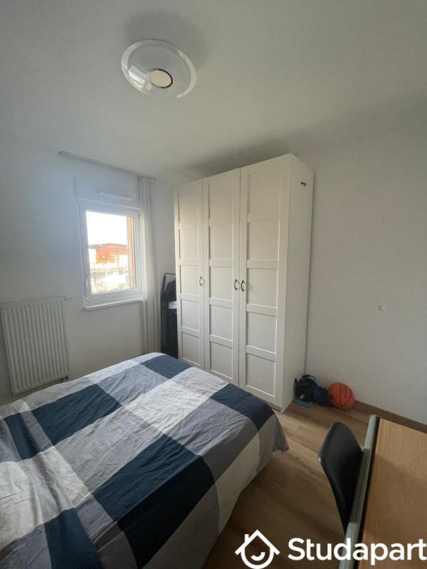 Chambre - 11 m² - 1 pièce