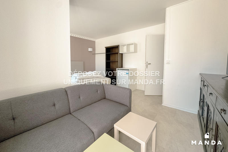 Chambre - 14 m² - 6 pièces