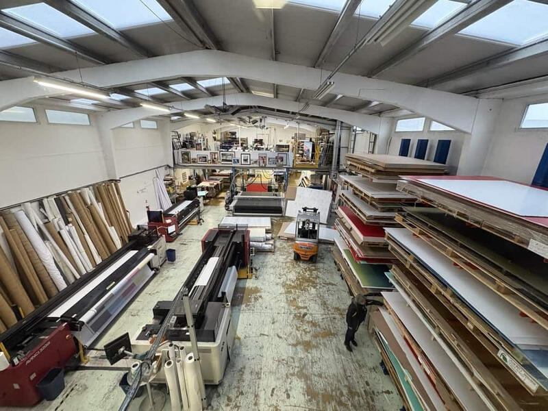 Local commercial - 1 196 m²