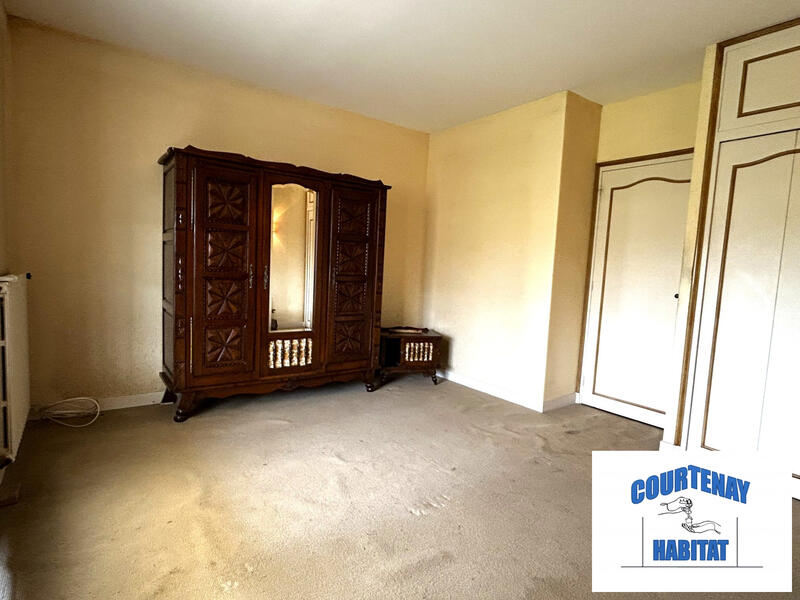 Maison traditionnelle - 227 m² - 6 pièces