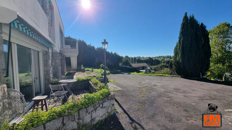 Demeure - 297 m² - 7 pièces