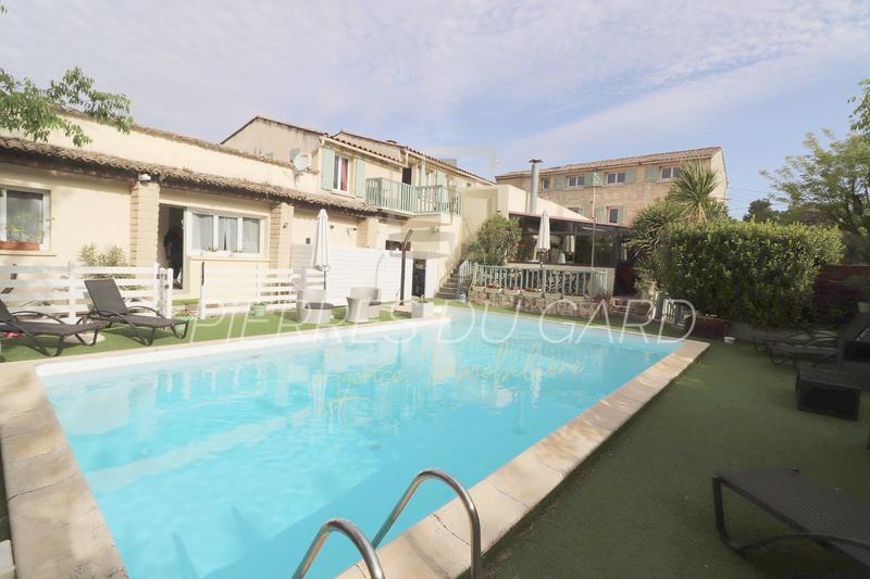 Propriété - 595 m² - 14 pièces