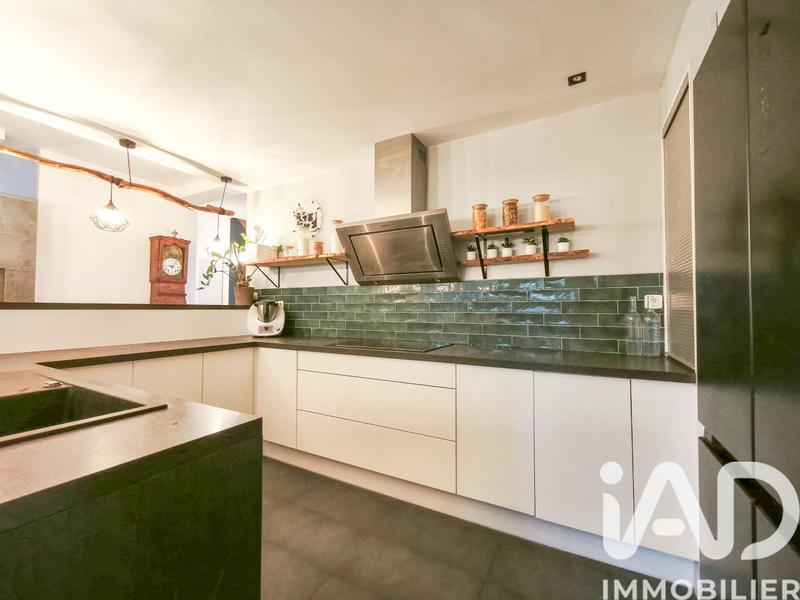 Maison - 189 m² - 9 pièces